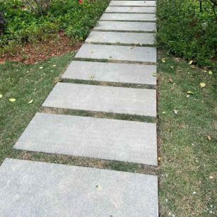 临沧 芝麻黑小区踏步、汀步石铺装效果