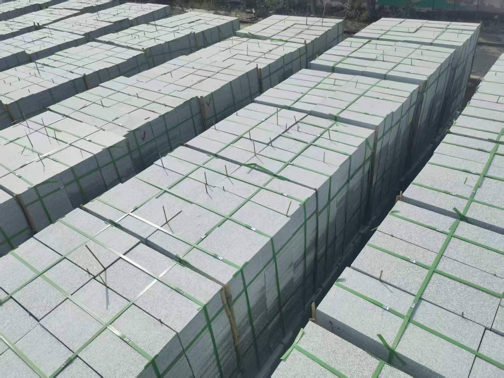 临沧 芝麻白1.8公分火烧300*600地铺，清仓大甩卖