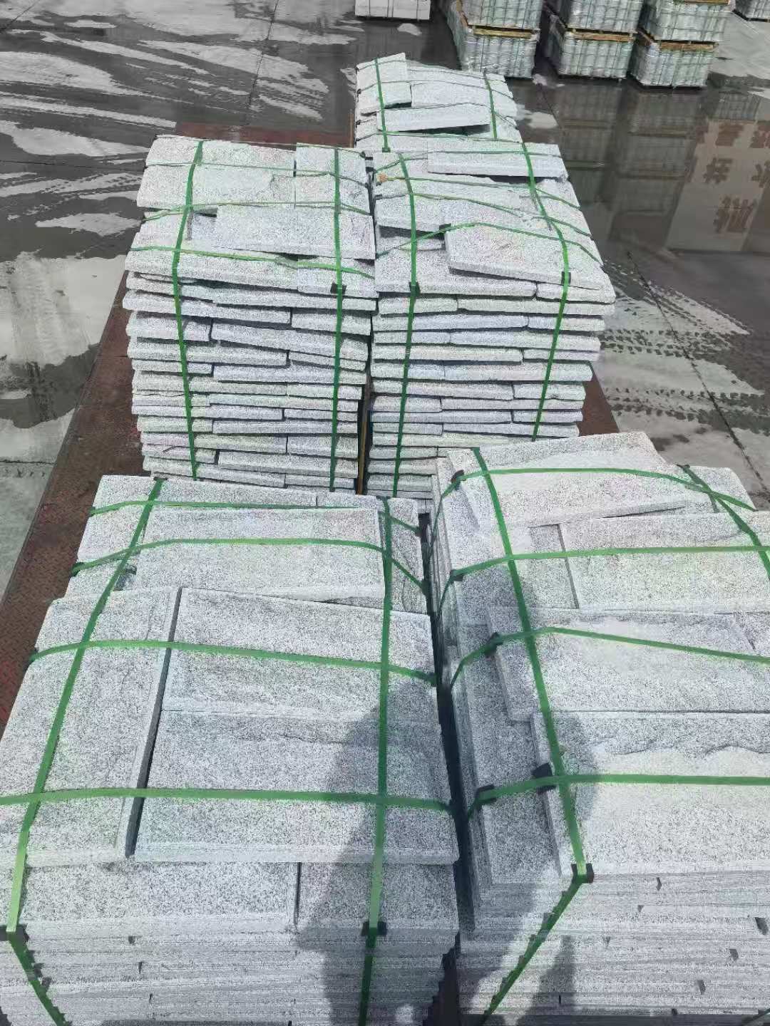 临沧 芝麻白蘑菇石装车出货