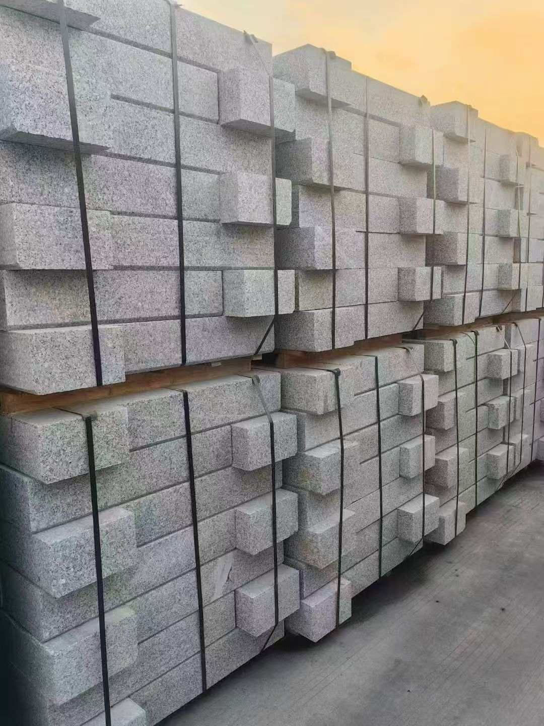 临沧 芝麻白路沿石