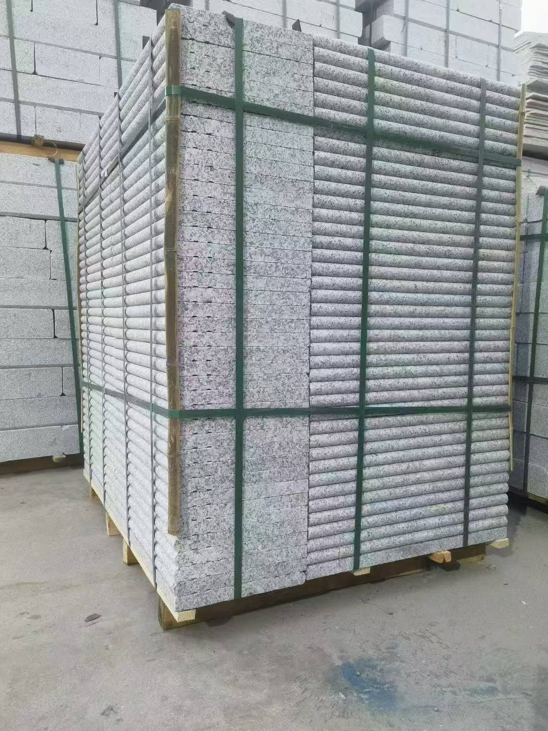 临沧 芙蓉白3公分厚磨圆边、拉槽，楼梯踏步