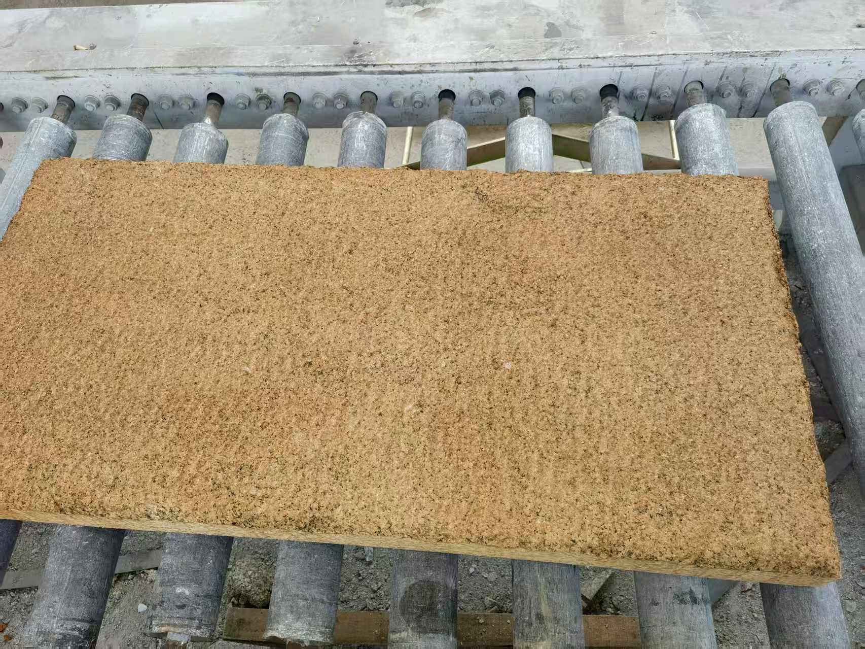 临沧 菠萝面老石板，做旧仿古石，流水线生产加工